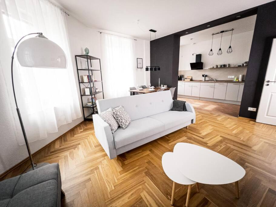 Apartment ✪ Firstclass-apartment In Leipzig-gohlis ✪