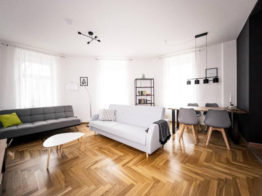 ✪ Firstclass-apartment In Leipzig-gohlis ✪ *